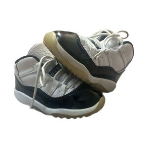 Jordan Retro 11 Mid Gratitude Sneakers